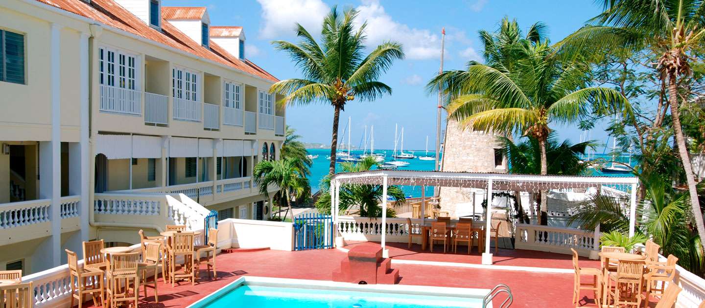 Club Comanche / Hotel St. Croix