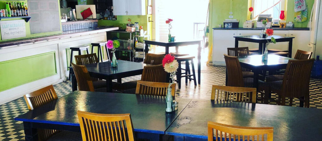 feat_pollys-at-the-pier_inside