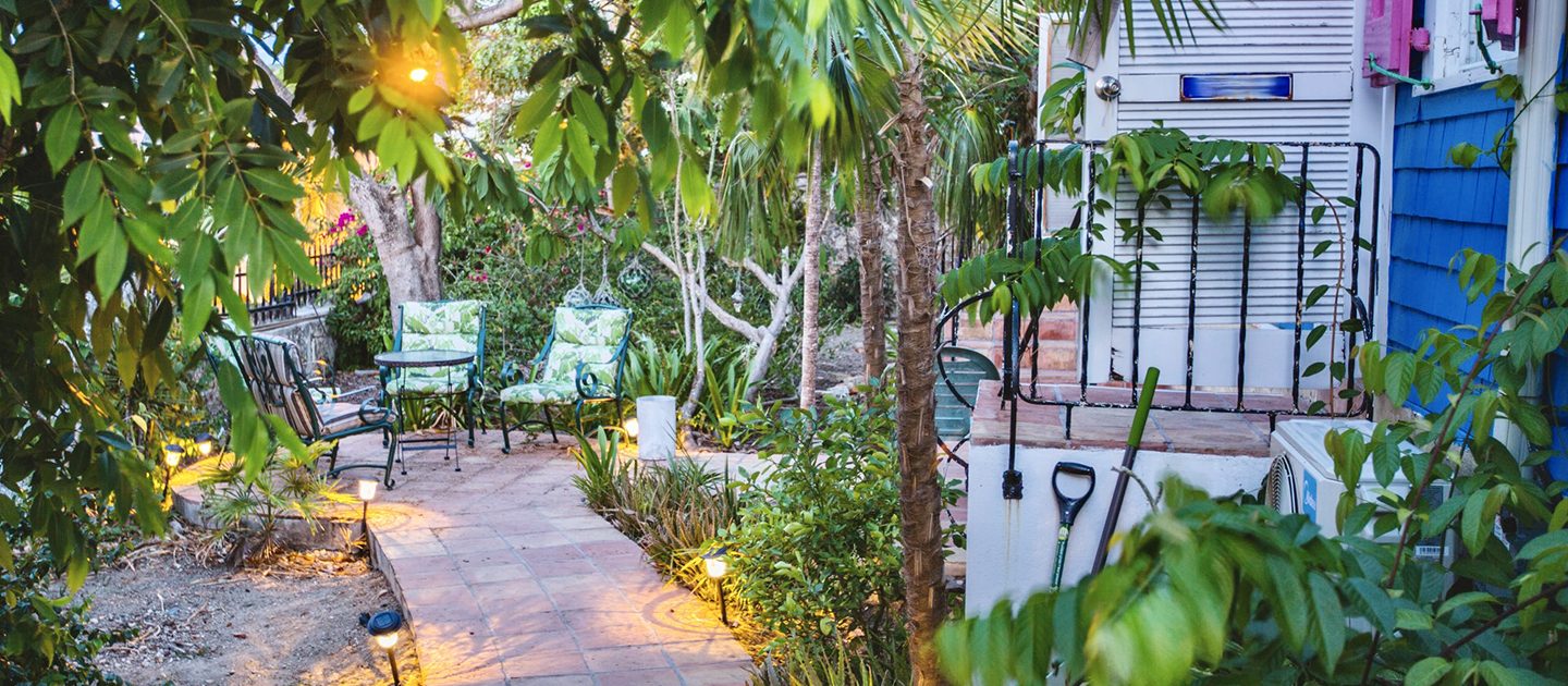 feat_sugar-apple-bed-and-breakfast_courtyard Sugar Apple Bed & Breakfast