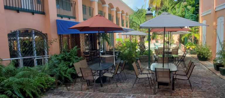 ad z cafe courtyard 3 768x336
