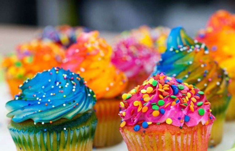 Plaza bright cupcakes 1 3 768x494
