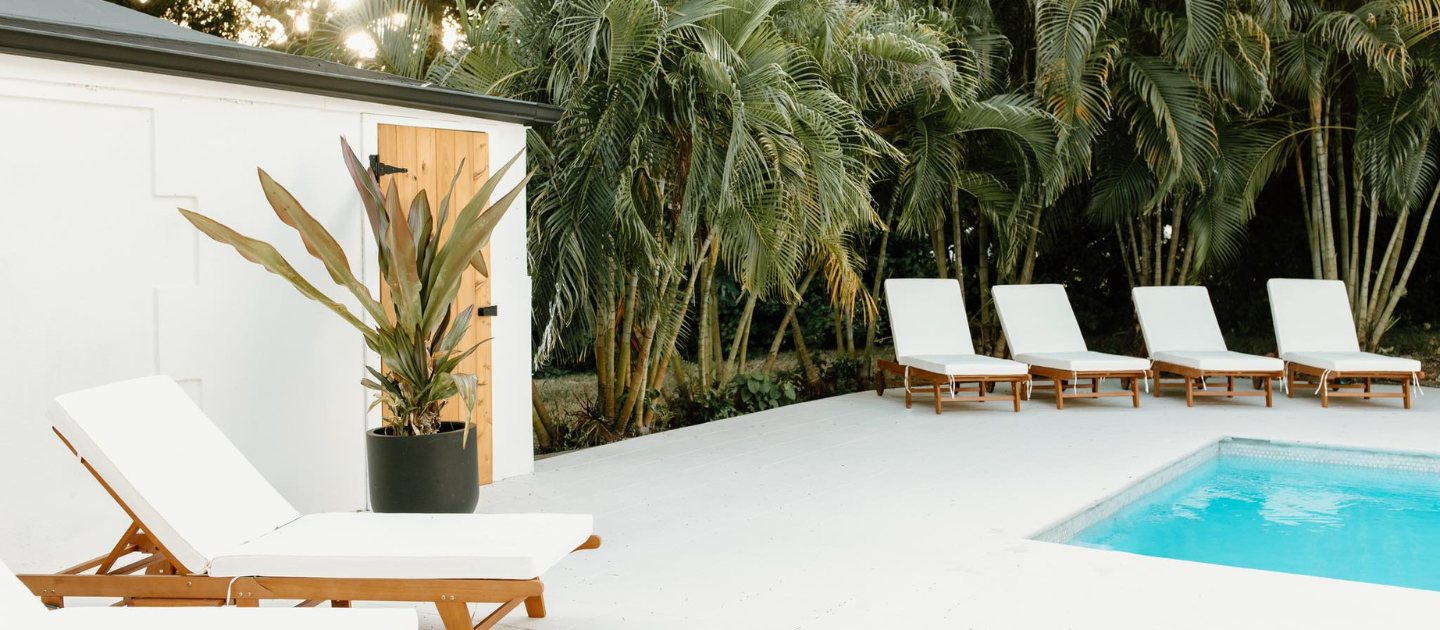 ad cove hotel pool area