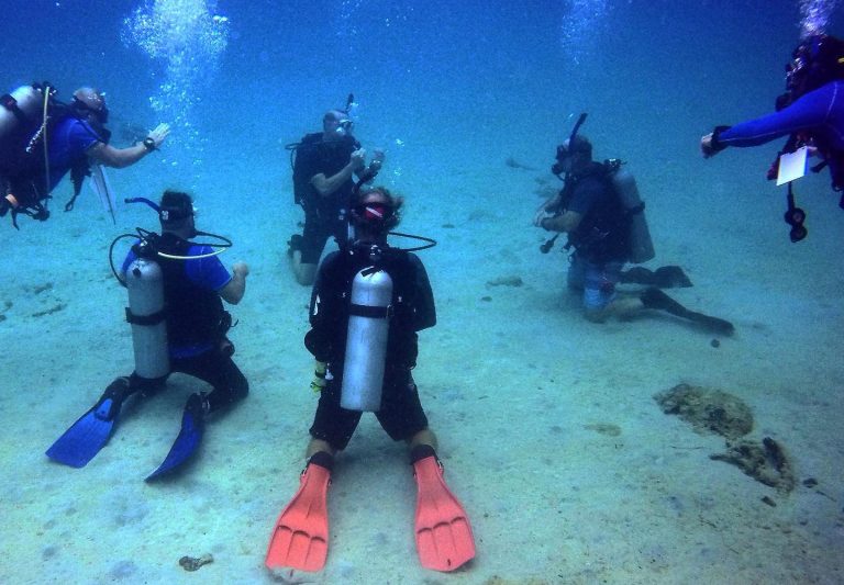 edit cane bay dive underwater class fb 768x533