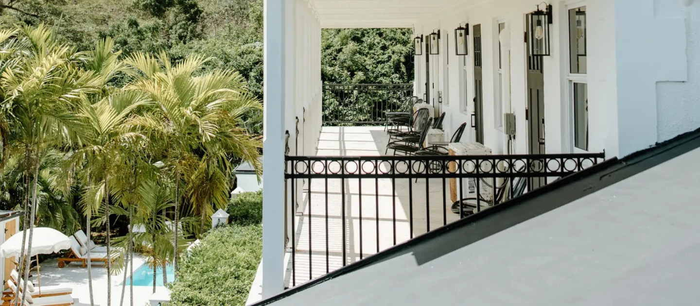 feat cove hotel exterior