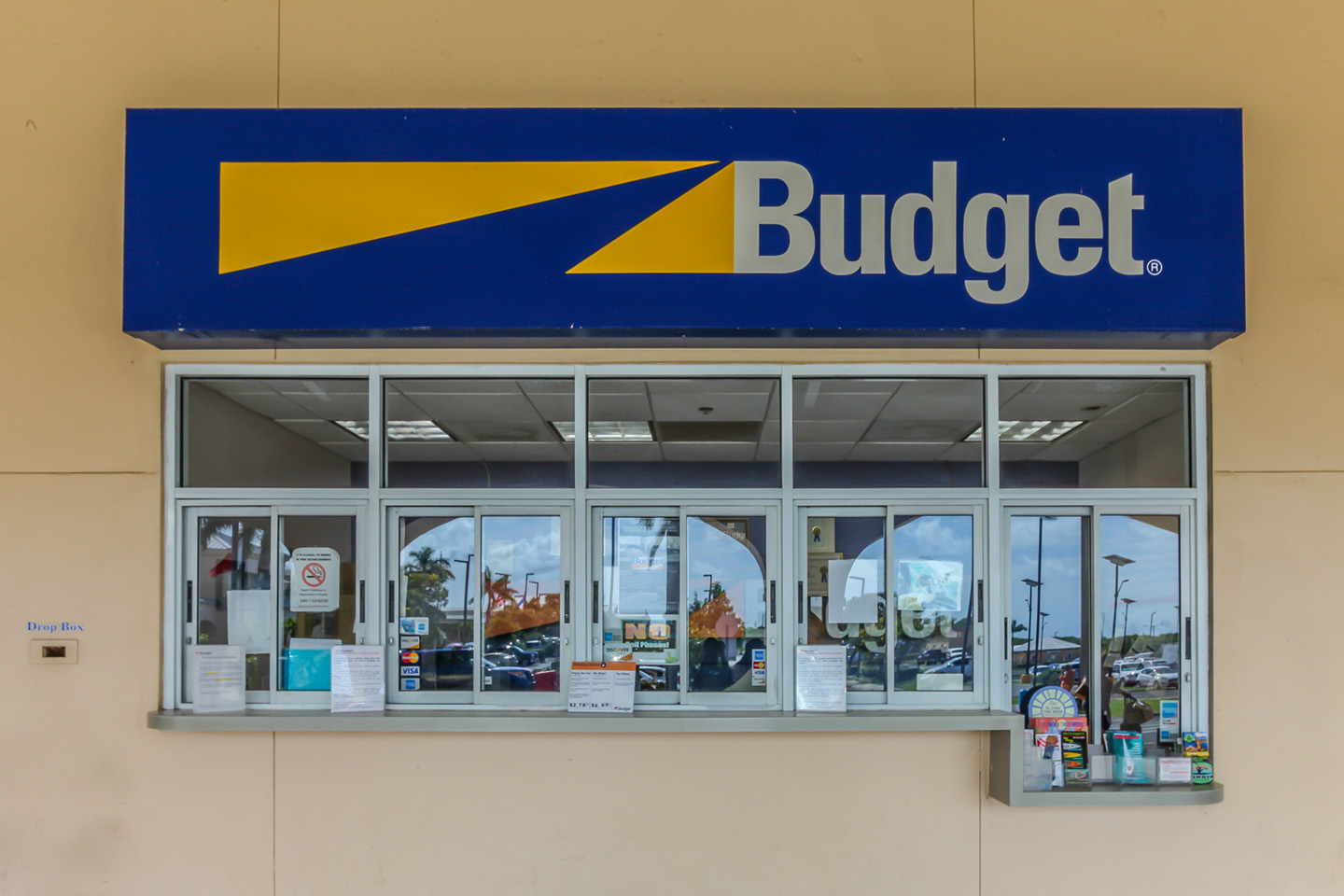 gallery budget Budget Airport Counter