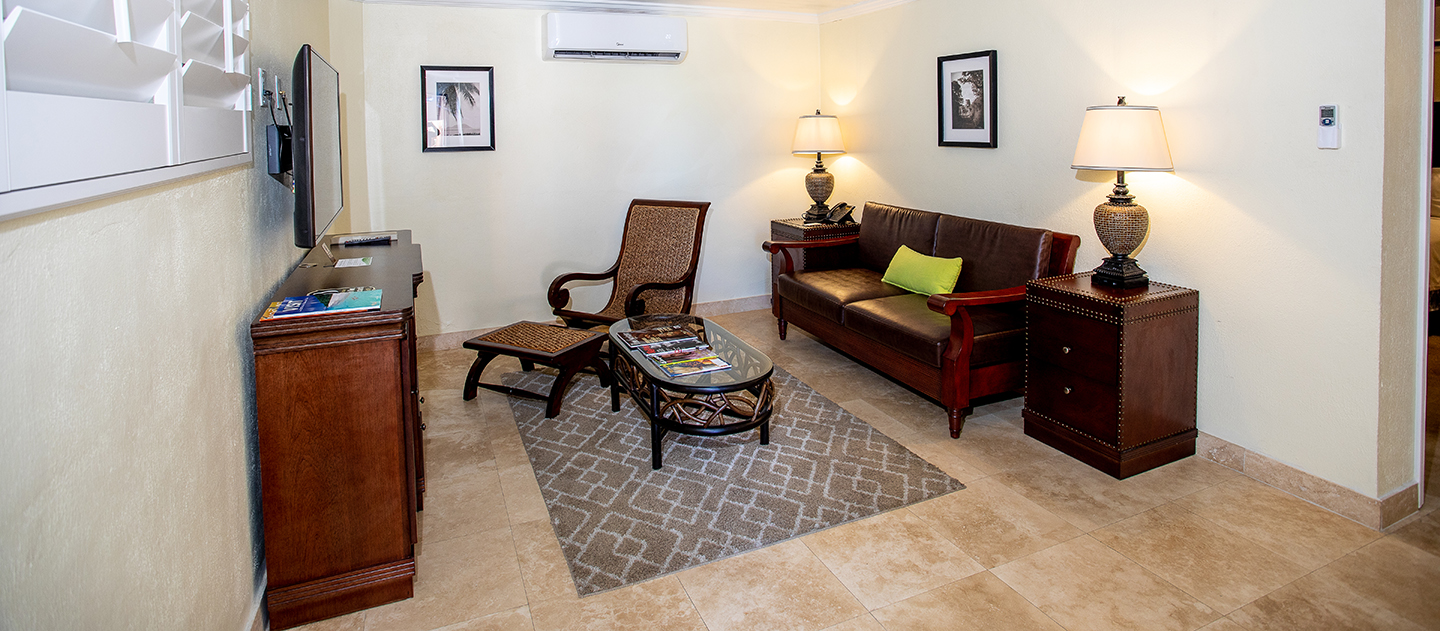 gallery caravelle hotel suite sitting area