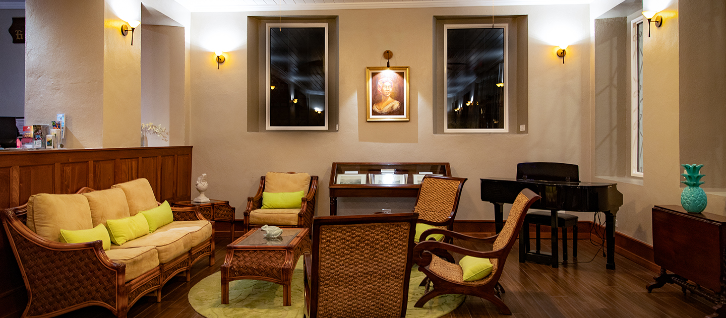 gallery company house hotel lobby