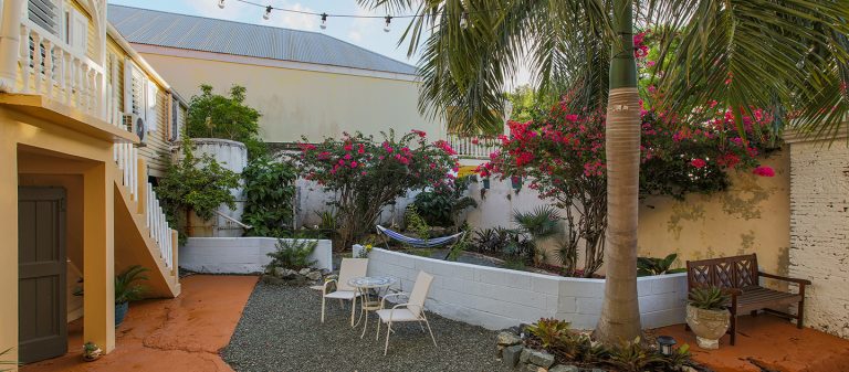 gallery victoria house courtyard hammock 768x337