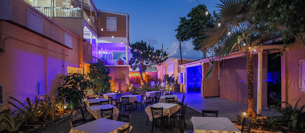 gallery victoria house venue at night 1024x449 1