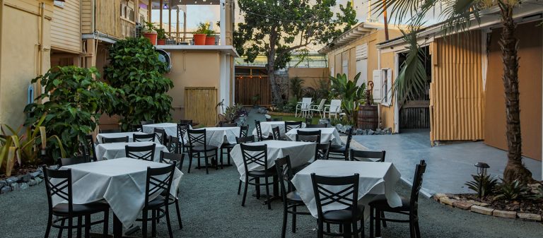 gallery victoria house venue outside tables 768x337