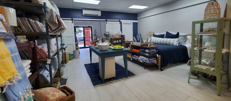 feat enso indigo store facing bed display 768x336