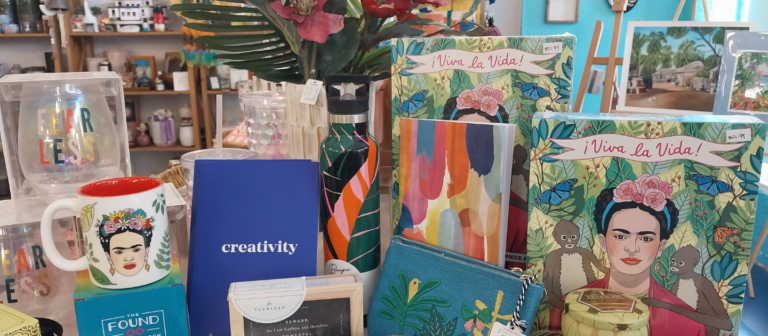 gallery frame up display1 768x336