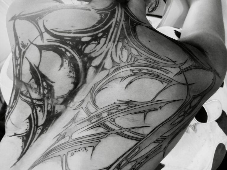 Poseidon Back black and White 768x576