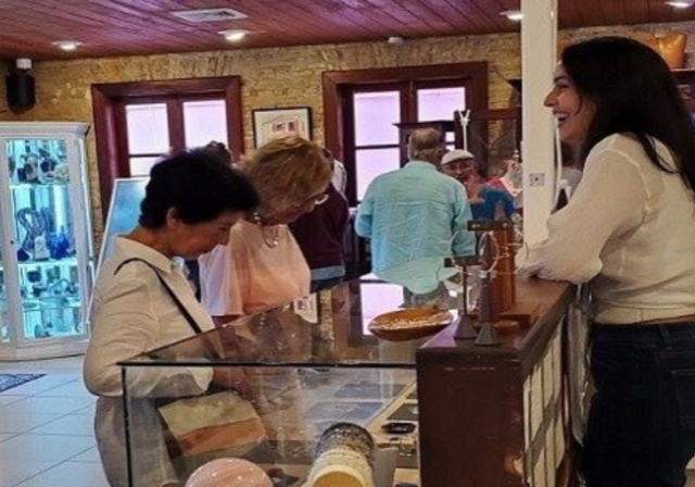 ad_great-explorations-shopping-tour1