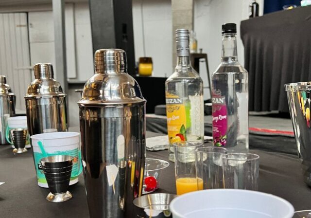 feat_vi_food_tours_mixology1
