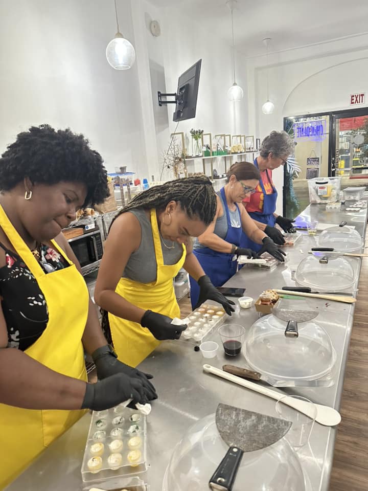 blue chocolat workshop bonbons FB