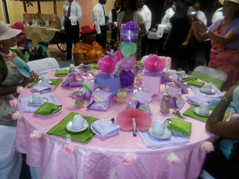 pastel teaparty place settings 768x576