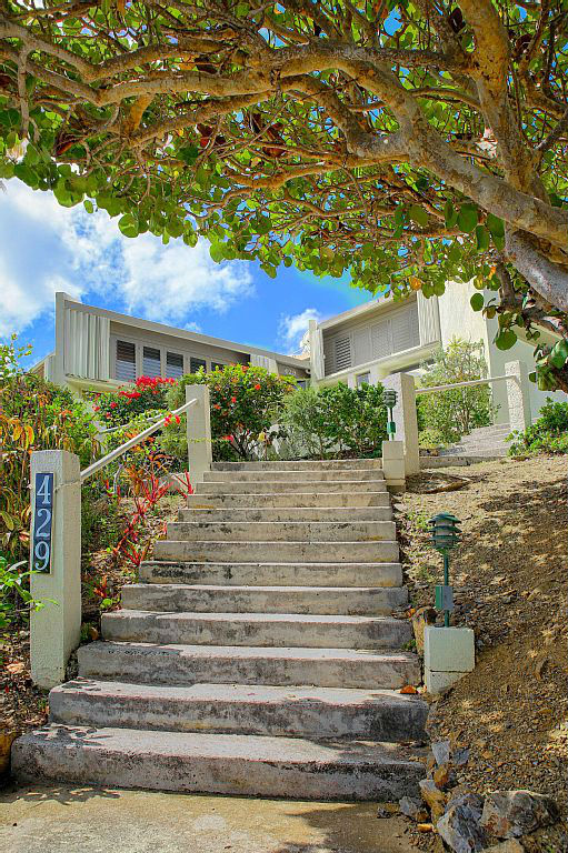 villa serenity entry stairs